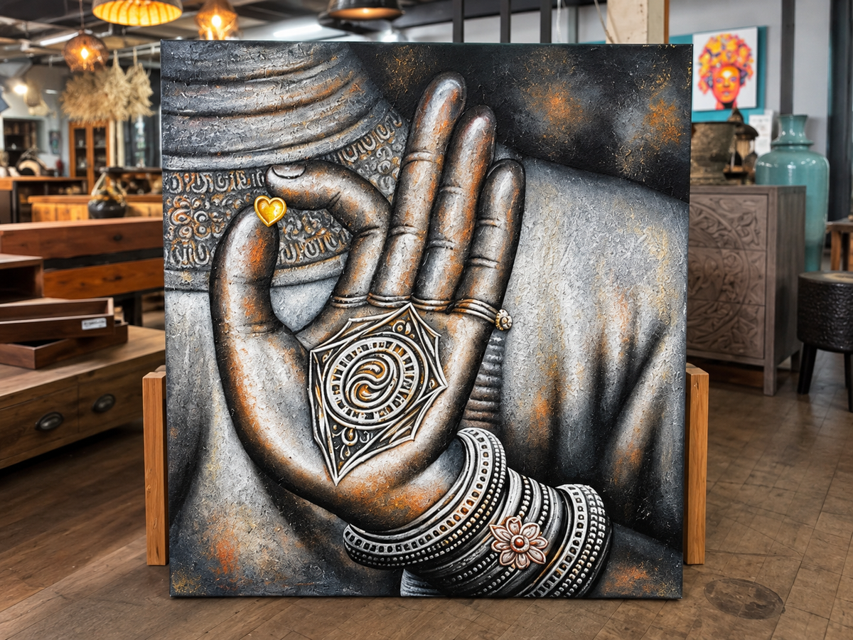 Toile peinte à la main, main de Bouddha en mudra ornée de bracelets, tons gris et cuivre