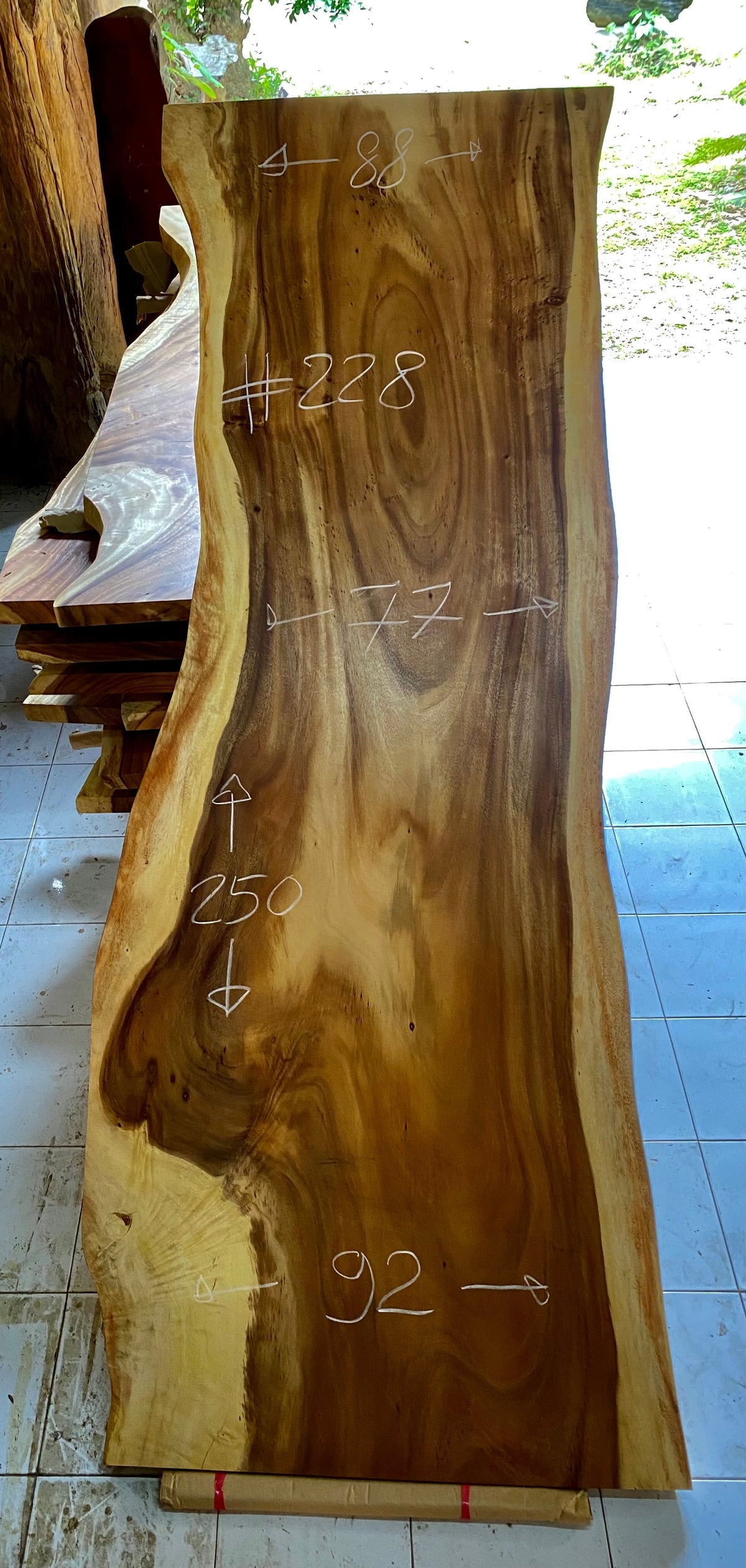 Slab (98") bois de Suar Live Edge