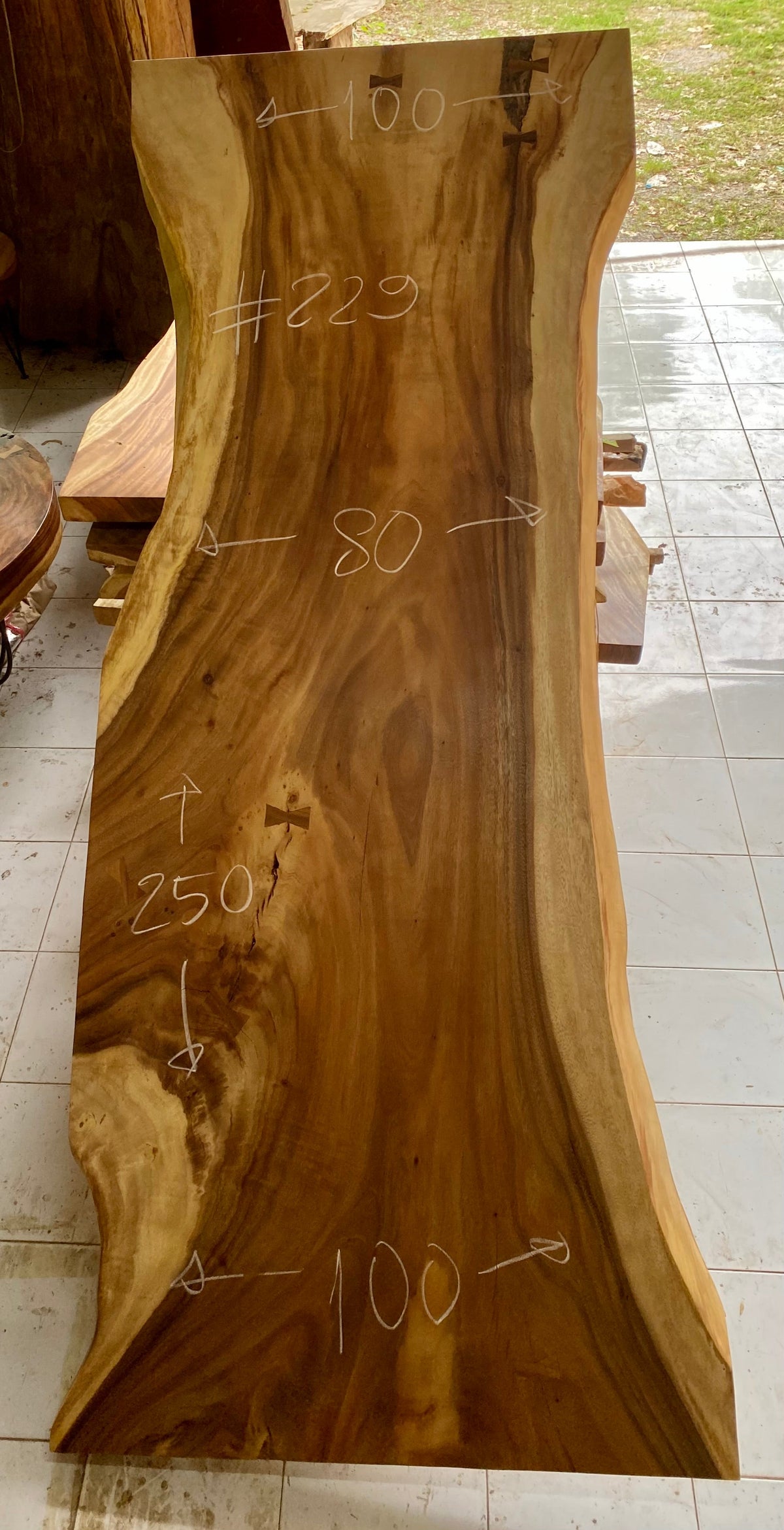 Slab (98") bois de Suar Live Edge