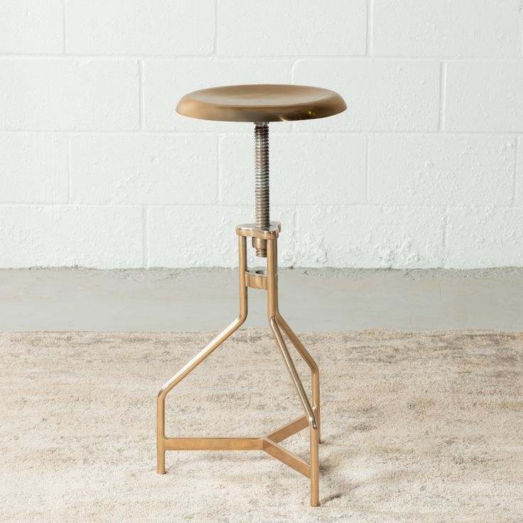 Tabouret Rana vu de face, vis centrale de réglage et base en trépied