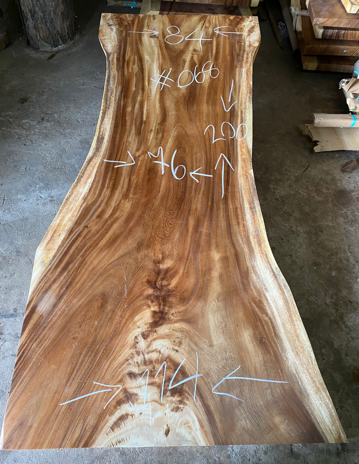 Slab (80") bois de Suar Live Edge