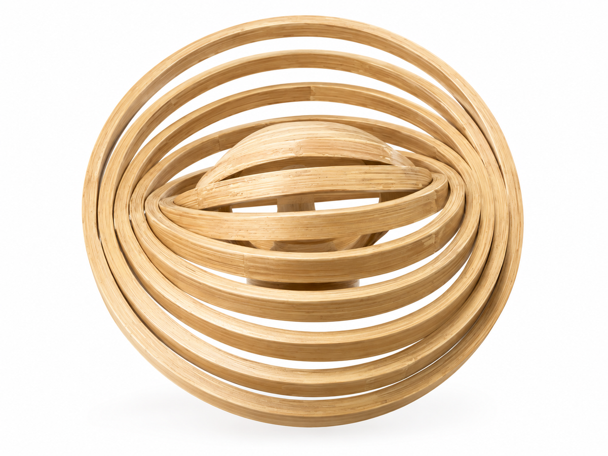 Abat-jour sphérique formé de cercles de bambou cintré emboîtés les uns dans les autres