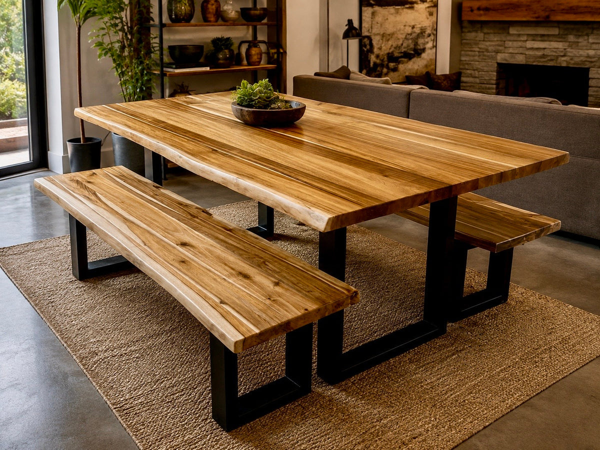 Table à dîner live edge en bois de suar massif avec pattes en métal noir