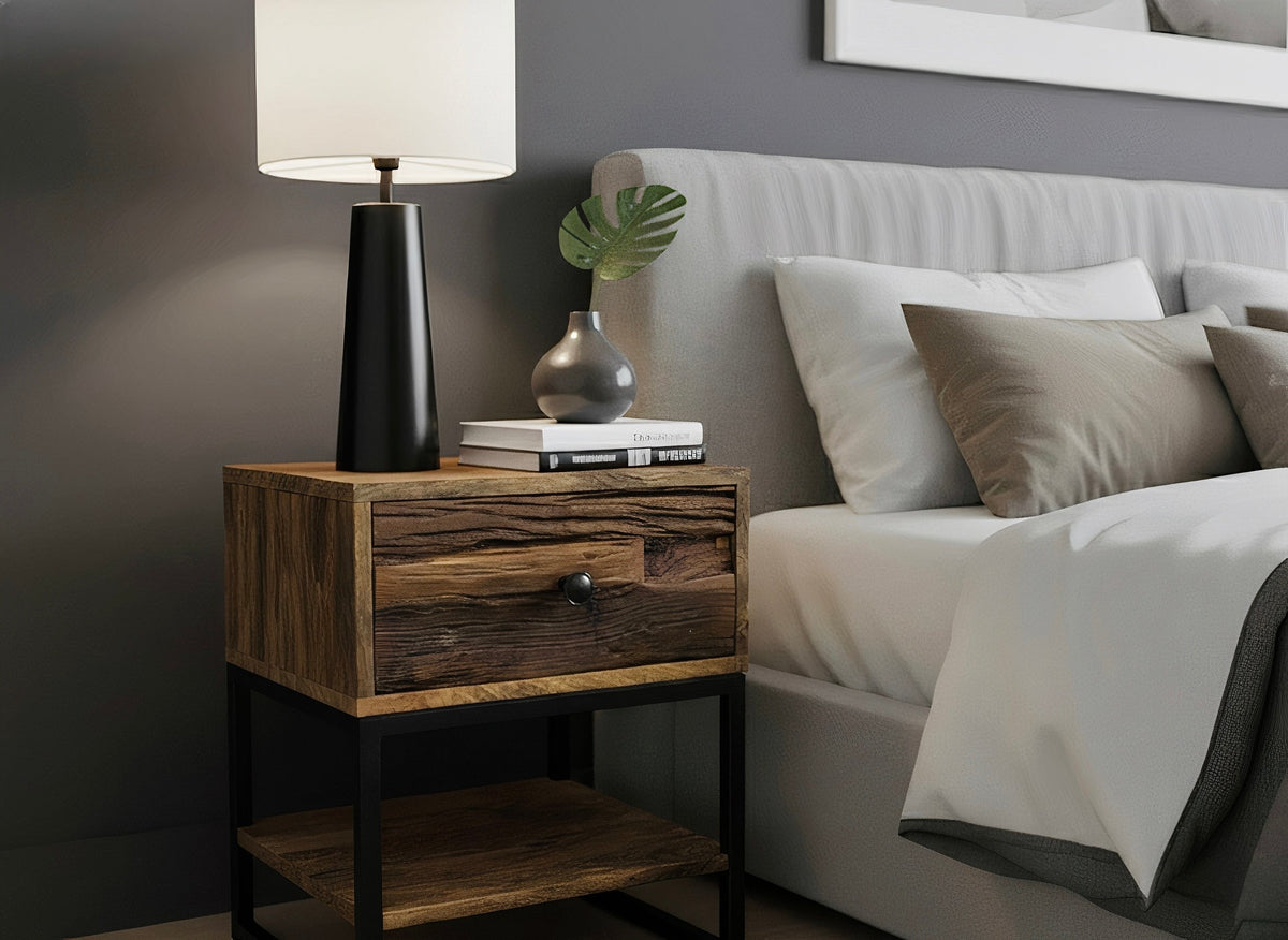 Table de nuit Taiga en bois de manguier - Bois Déco Montréal