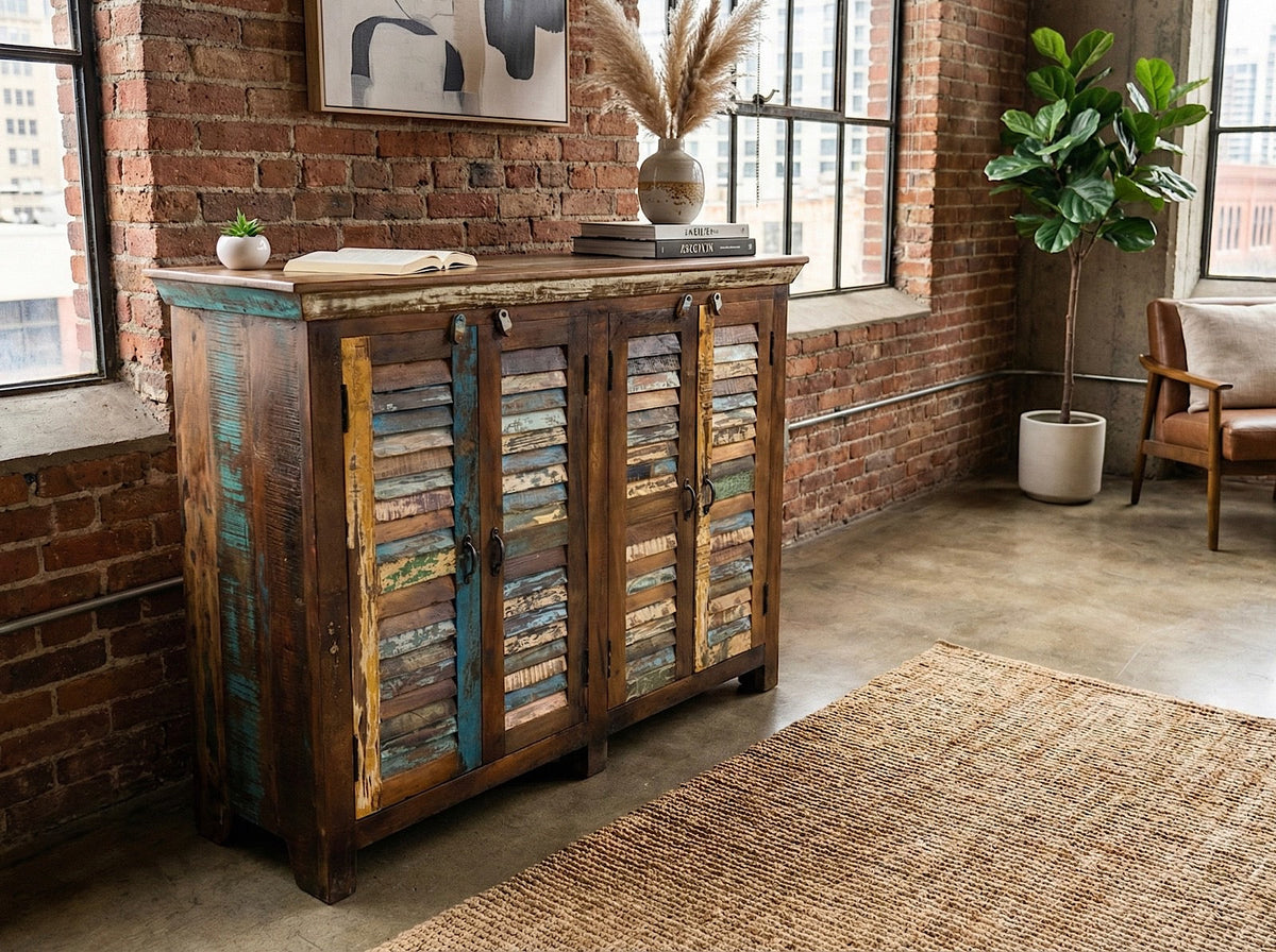 Buffet Billy en bois recyclé, quatre portes fermées