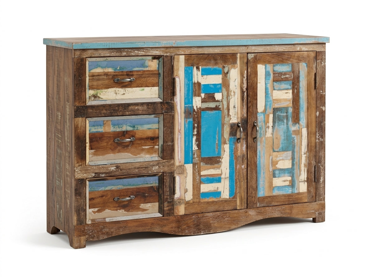 Buffet Almora en bois recyclé vu de trois quarts, dessus gris-bleu et base découpée