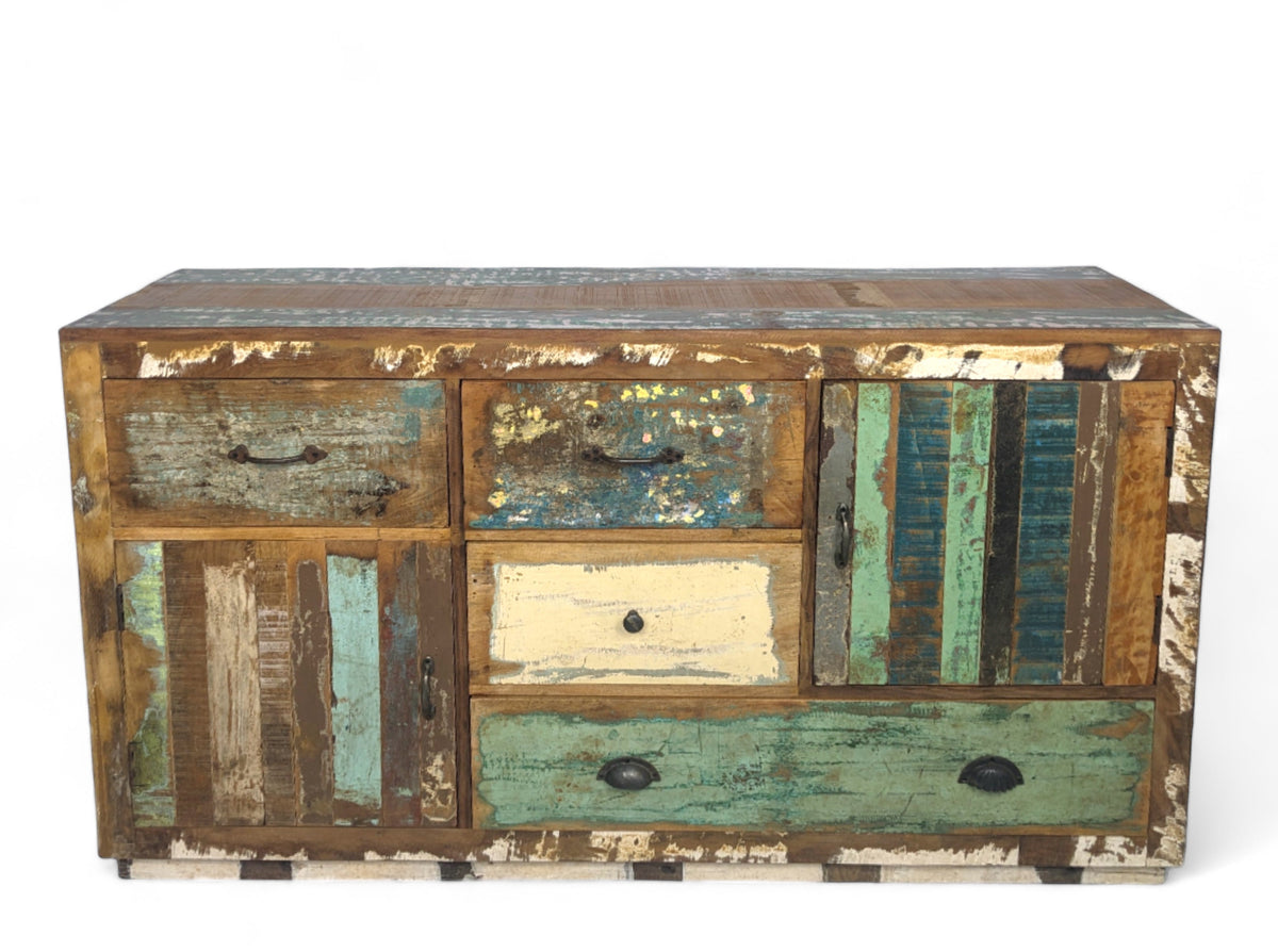 Buffet Tinka en bois recyclé — en contexte
