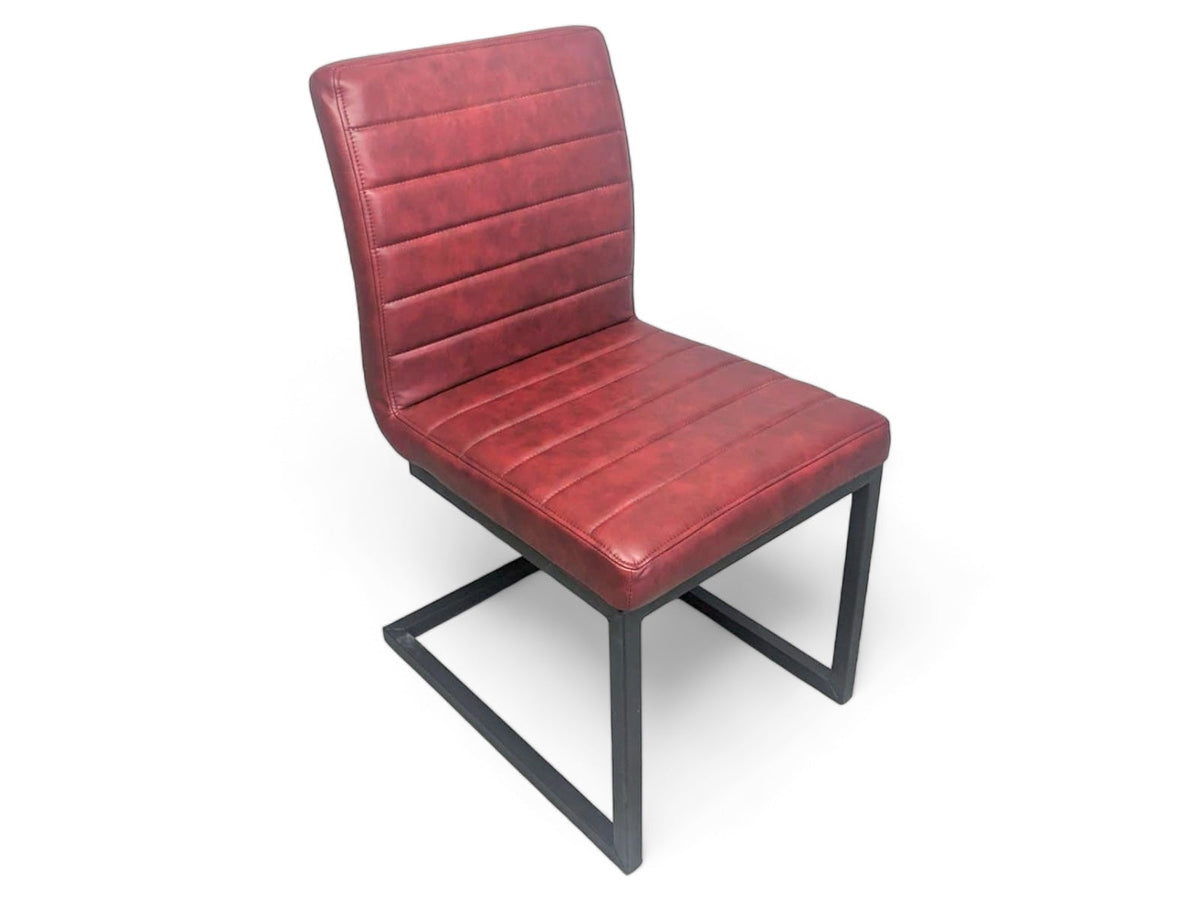 Chaise moderne cerise - Bois Déco Montréal