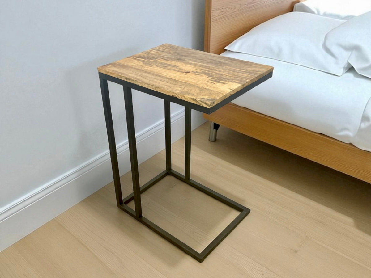 Table d’appoint en manguier