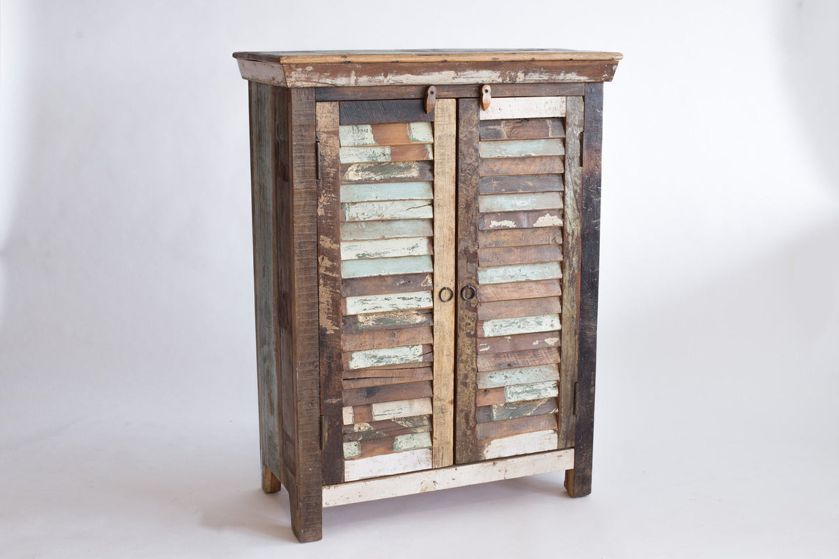 Cabinet Parlily en bois recyclé, deux portes et trois tablettes